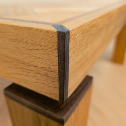 Thimalo Chevron salontafel detail hoek noten hout