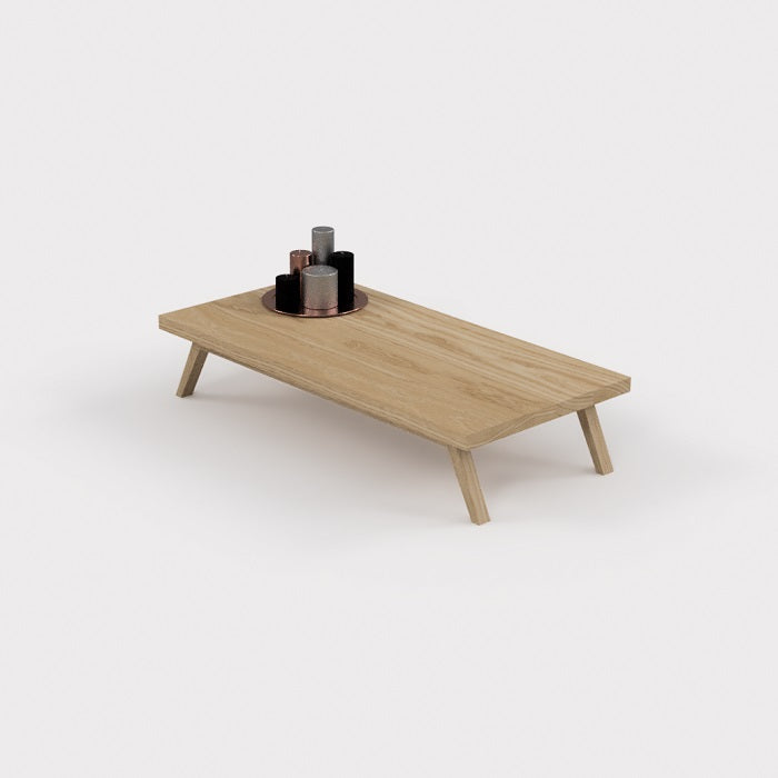 Eiken minimalistische design salontafel van Thimalo met decoratie