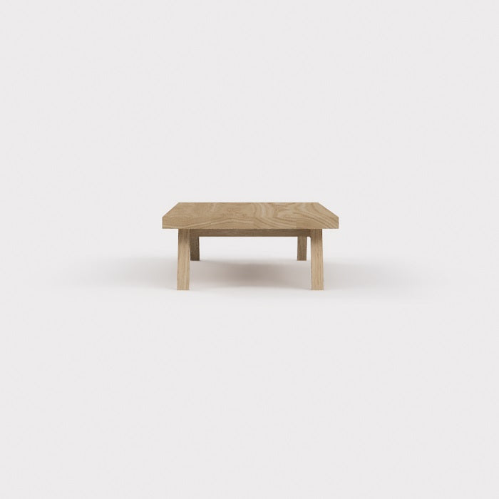 Eiken minimalistische design salontafel van Thimalo zijkant